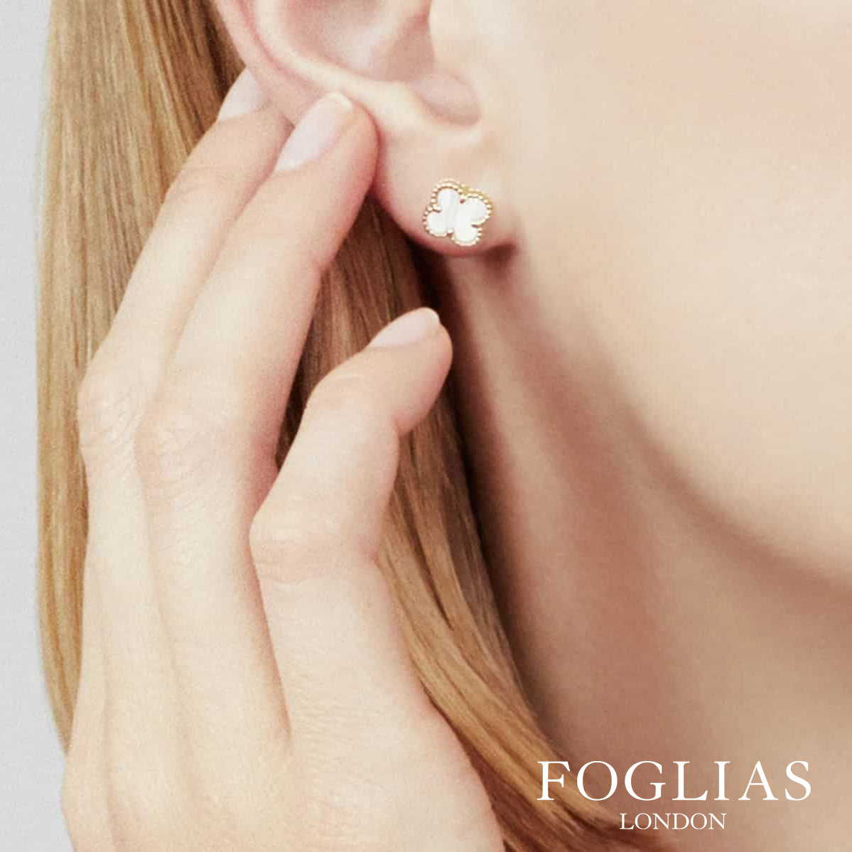 WHITE VAN CLEEF EARRINGS